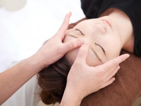 目尻のしわ改善！美容鍼